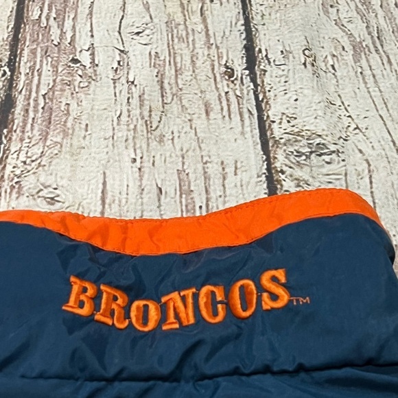 Vintage 1990s Denver Broncos Columbia Sportswear Shell NFL Football Shell Jacket - Picture 7 of 13